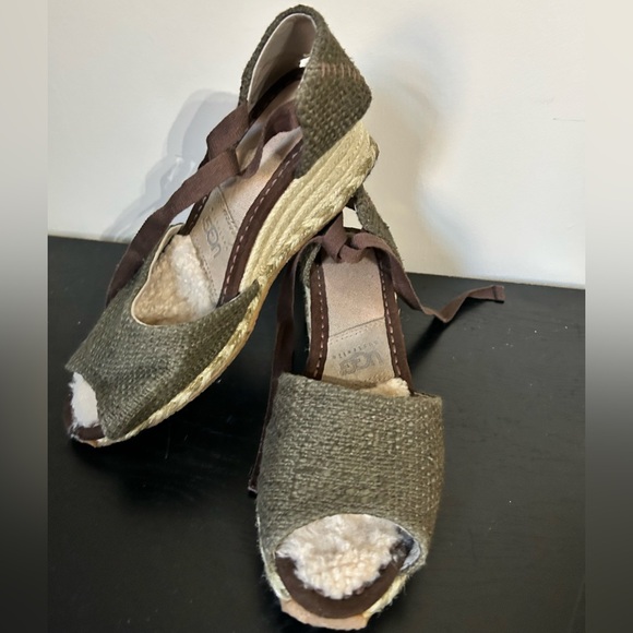 UGG Delmar Wedge Peep Toe Espadrille Sandals - Picture 1 of 9